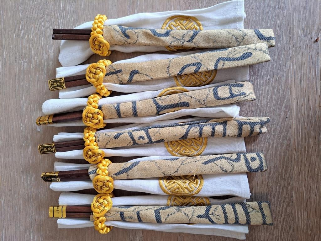 Chinese houten eetstokjes in houder met serviette, Ophalen of Verzenden, Nieuw