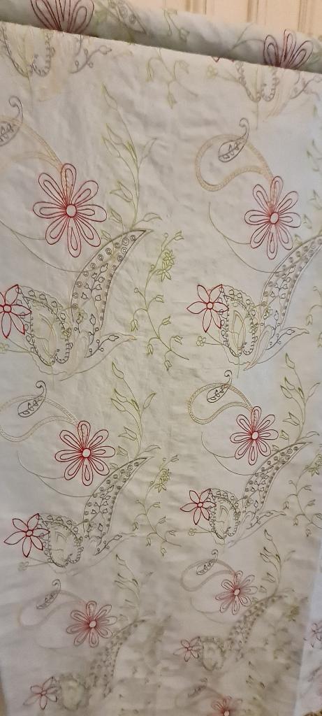 Oiseaux de paix brodés en soie 100% naturelle NOUVEAU, Neuf, Satin ou Soie, Enlèvement ou Envoi, Autres couleurs