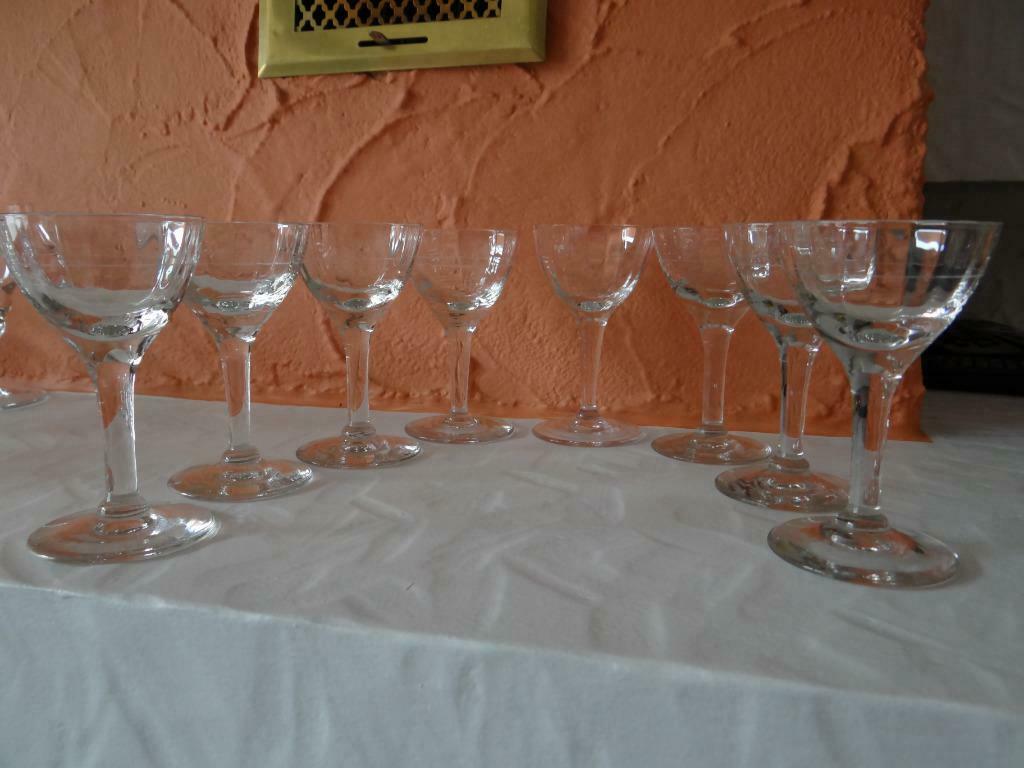 Verres anciens à pied de 1920, Enlèvement