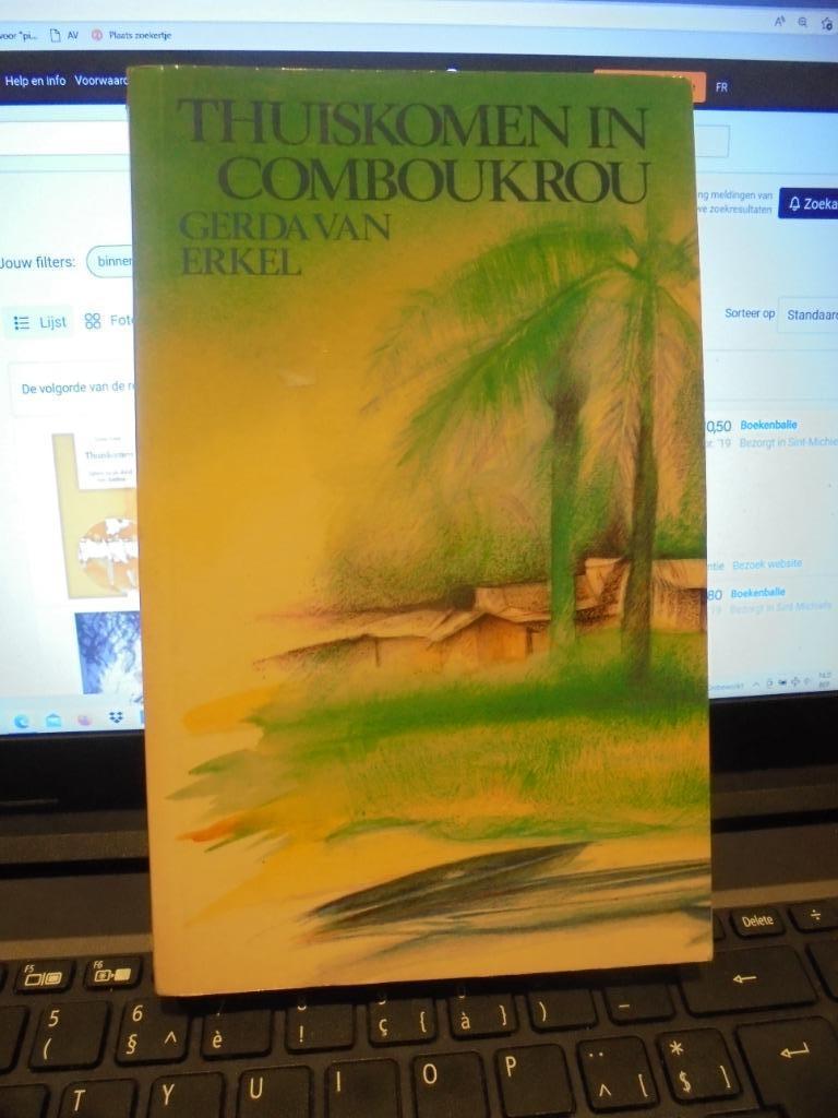 Thuiskomen in Comboukrou, Livres, Enlèvement ou Envoi, Utilisé, Belgique