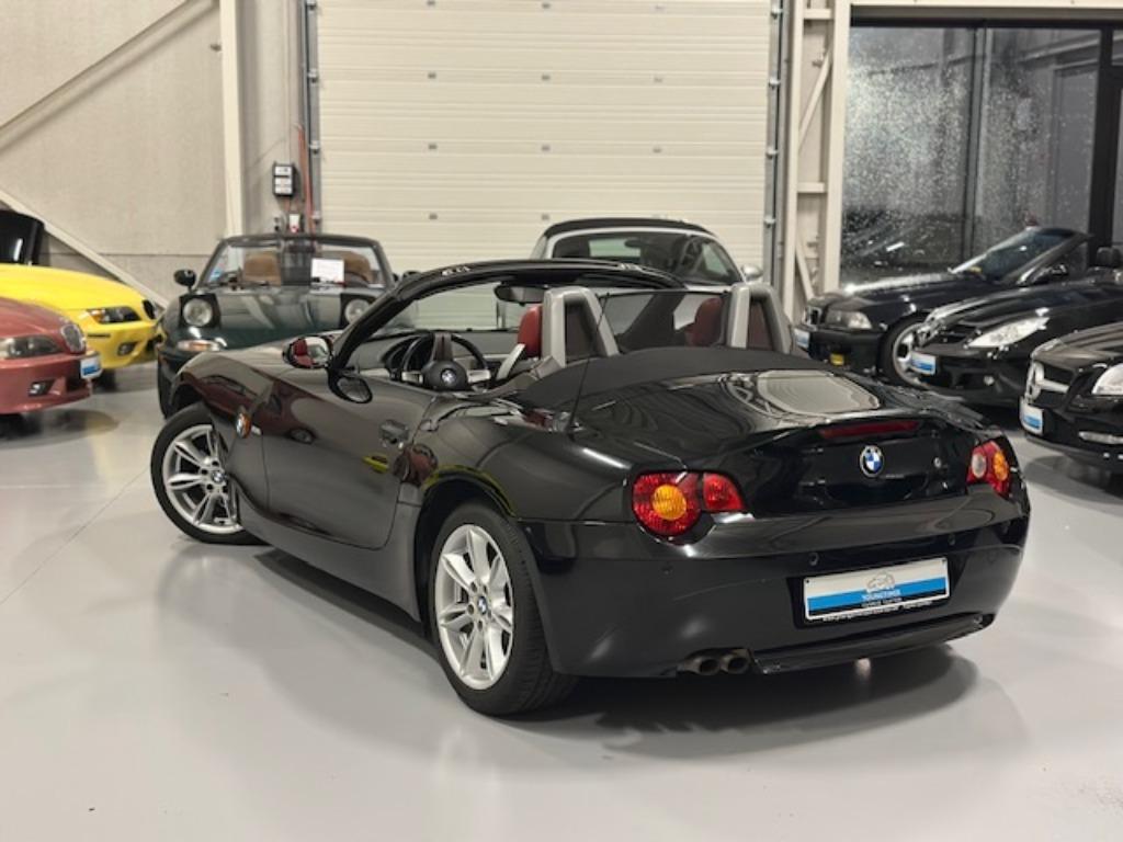 BMW Z4 2.2i 24v Roadster | Leder | Manueel | 17" velgen, Auto's, 2171 cc, Achterwielaandrijving, Cabriolet, Zwart