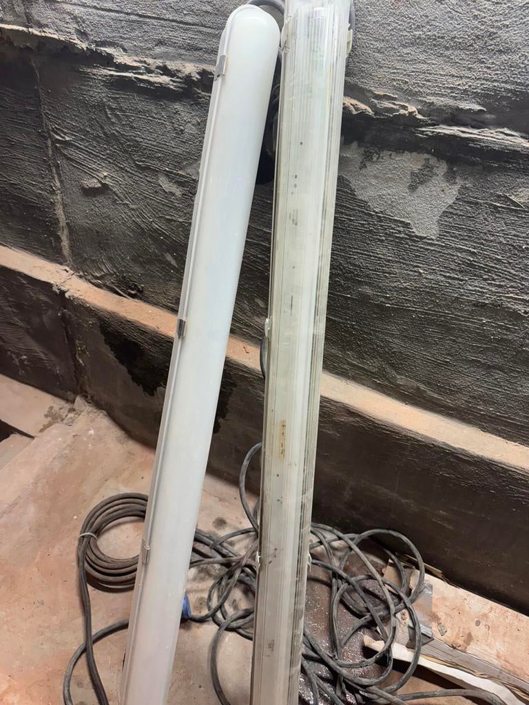 2 lampen met stekkers, Ophalen, Zo goed als nieuw