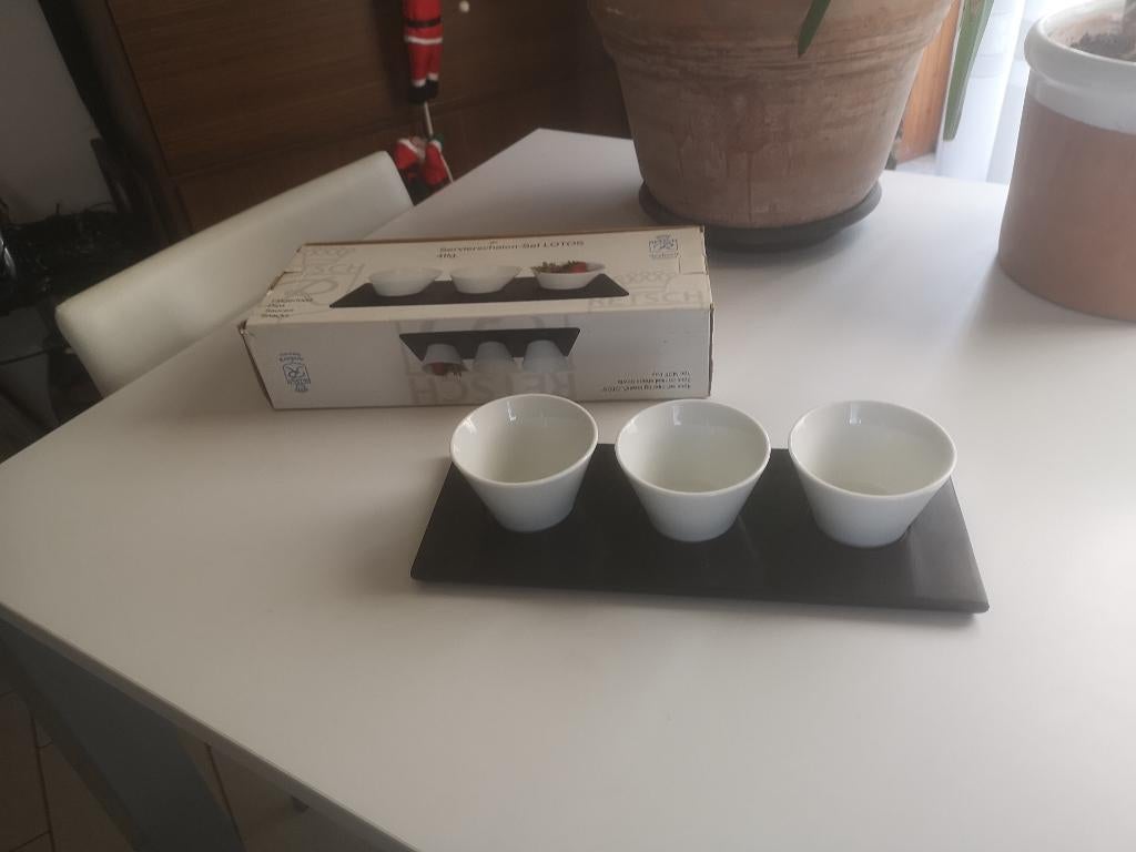 Serviesschalen – potjes Set Lotus - NIEUW, Huis en Inrichting, Keuken | Servies, Porselein, Ophalen of Verzenden