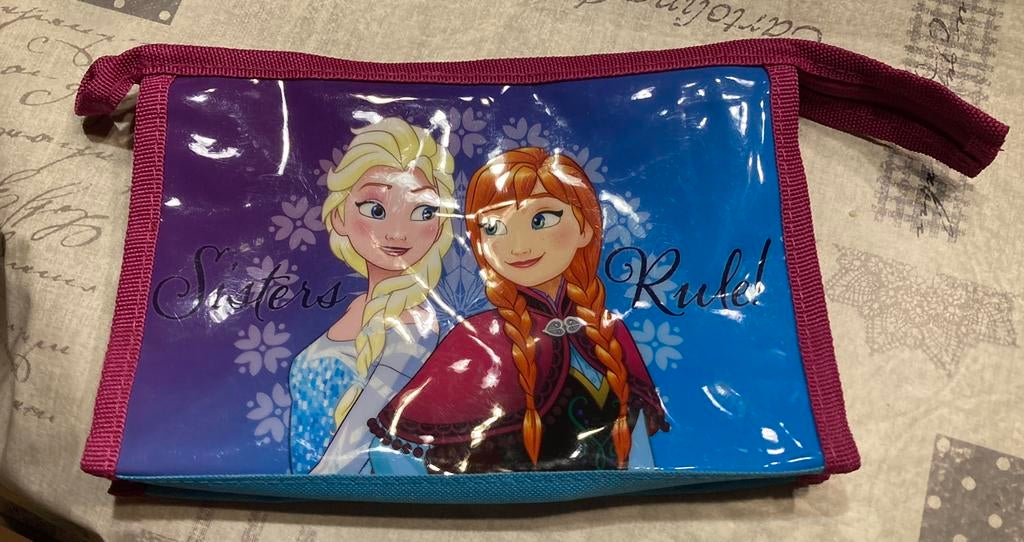 Frozen toiletzak 23/16/6 cm, Handtassen en Accessoires, Toilettassen, Ophalen of Verzenden, Nieuw, Overige kleuren, Meisje