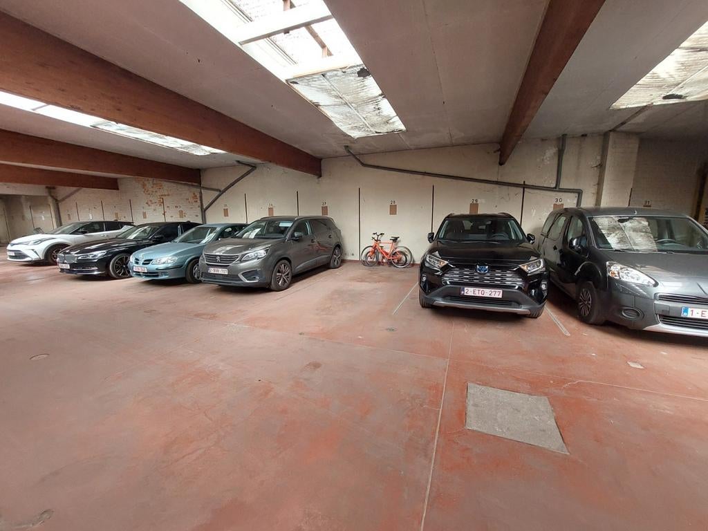 Parking, place de parking pour motos, place de parking pour, Immo, Garages & Places de parking, Gand