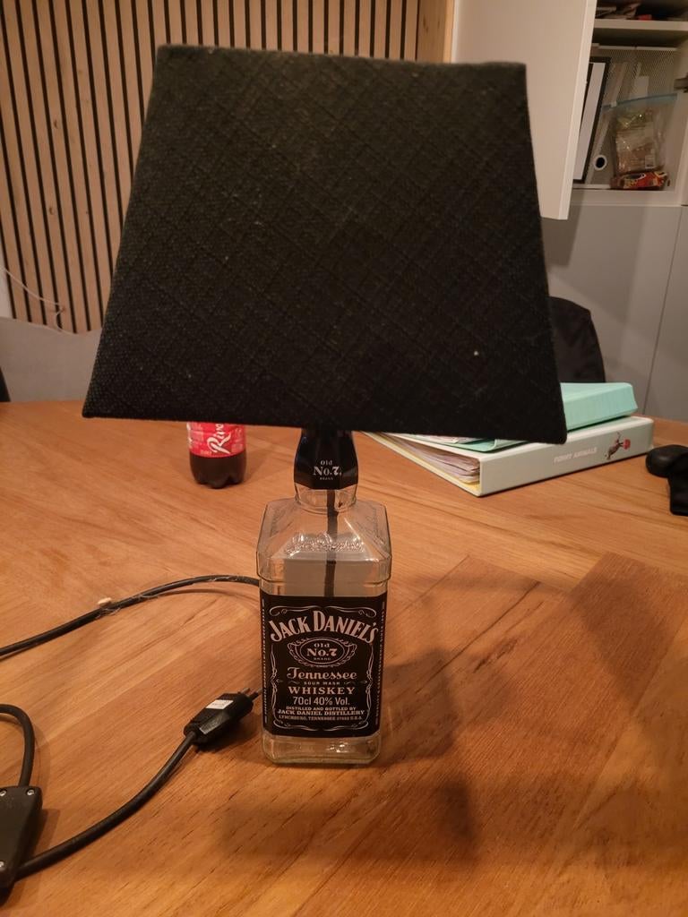 Jack daniels lamp, Ophalen