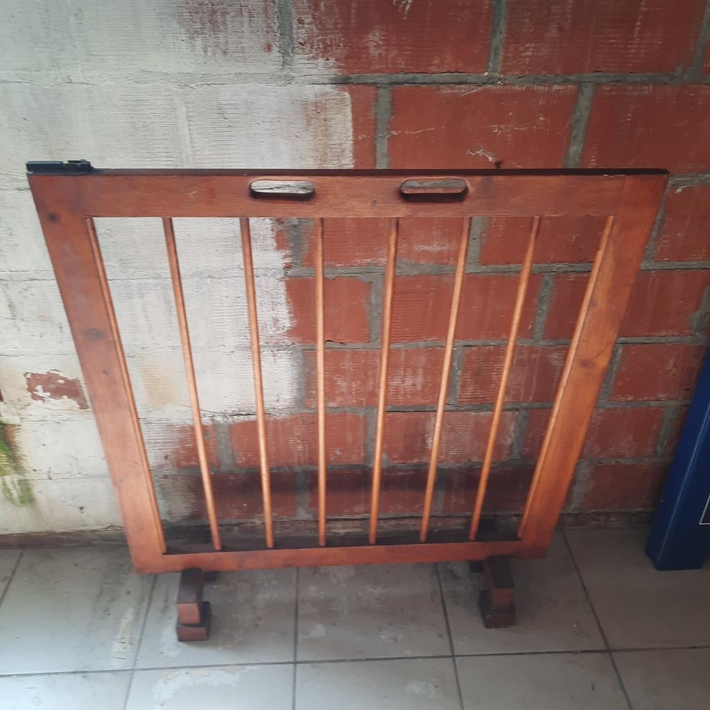 Porte d'escalier en bois, H 91 cm, L 83 cm avec serrure., Enlèvement, Comme neuf, Bois