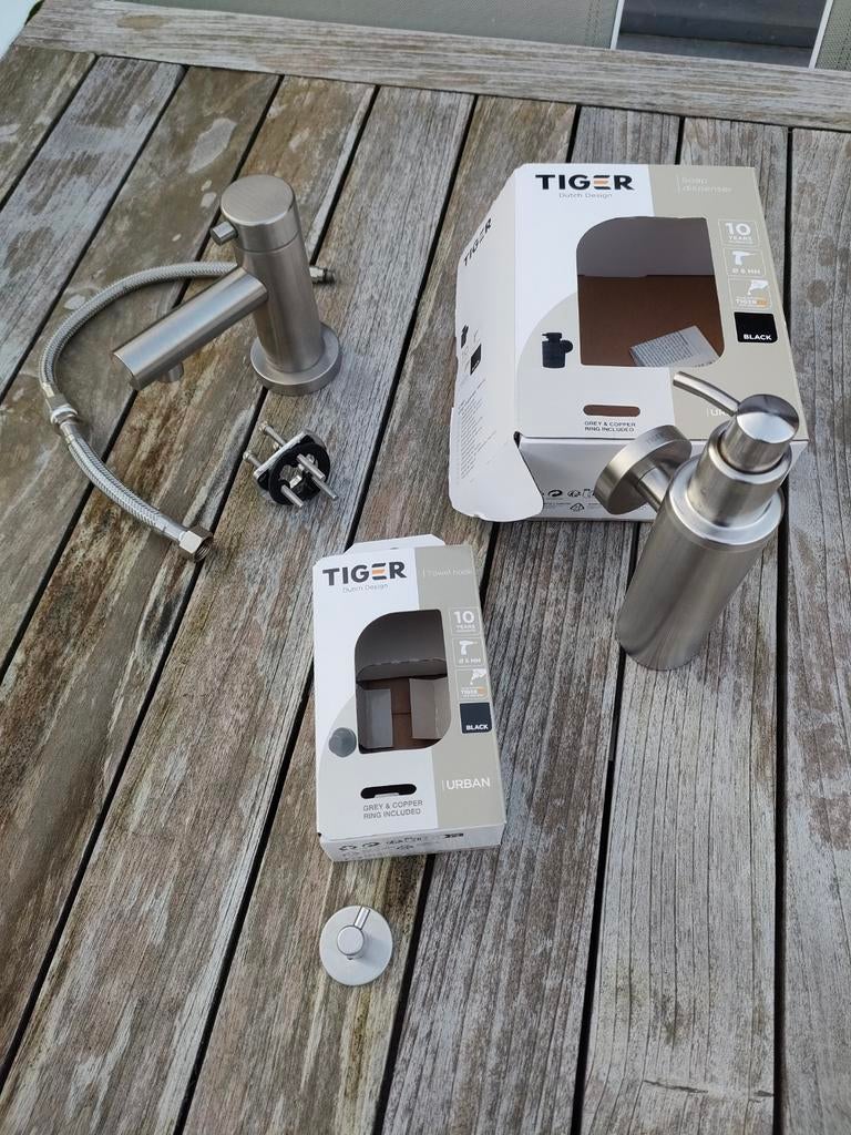 Tiger WC/badkamer accessoires RVS (kraan, zeep, handdoek), Ophalen