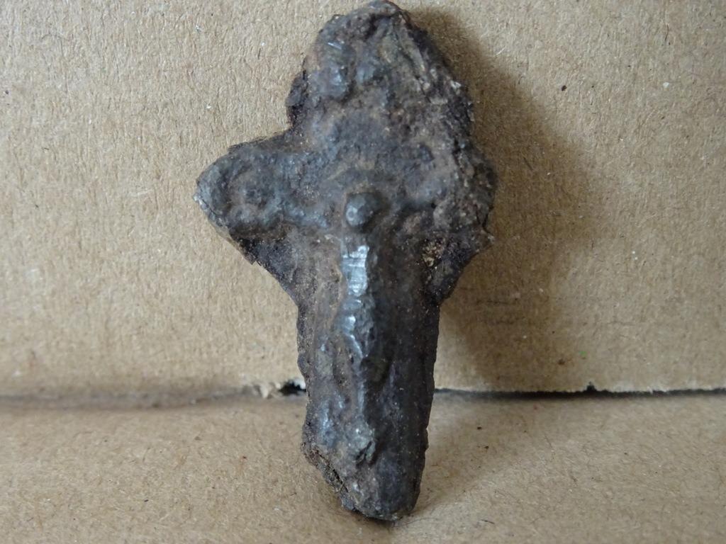 Bodemvondst 18e eeuw 18de eeuw kruis kruisje bronzen kruisje, Antiek en Kunst, Ophalen of Verzenden