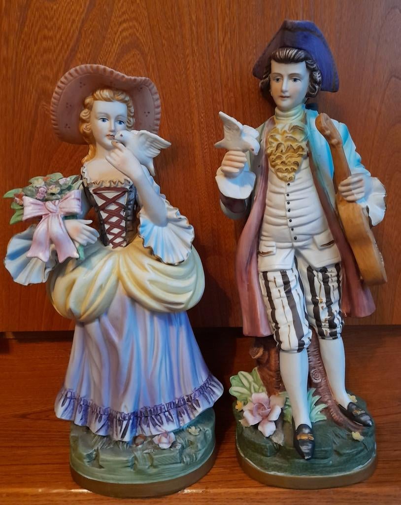 Couple victorien en porcelaine avec guitare et pigeons, Enlèvement ou Envoi