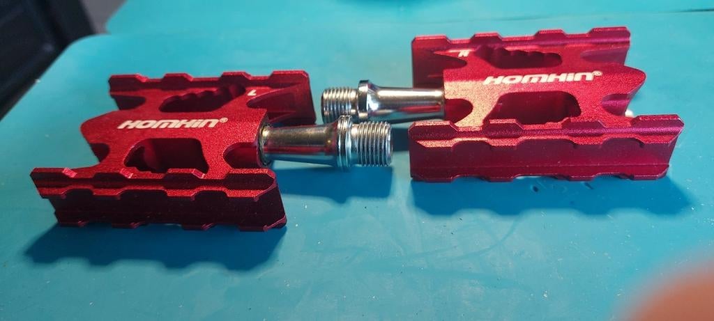 Rode pedalen in aluminium, heel licht en zeer mooi, Ophalen of Verzenden, Nieuw
