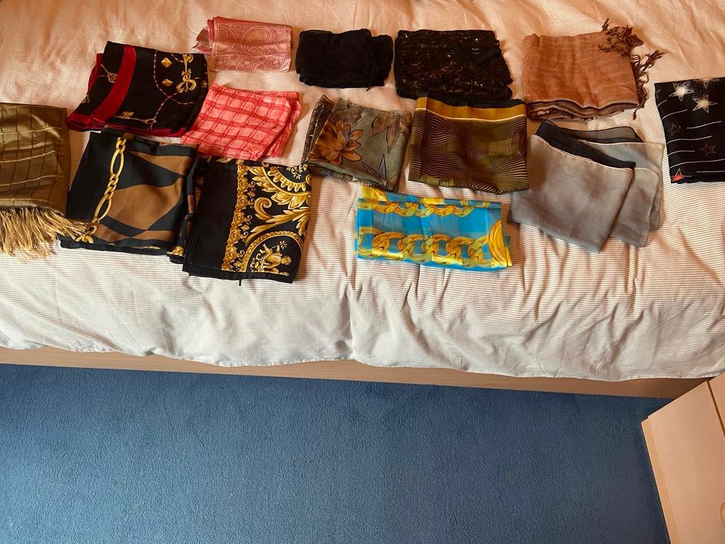 Foulards, Comme neuf