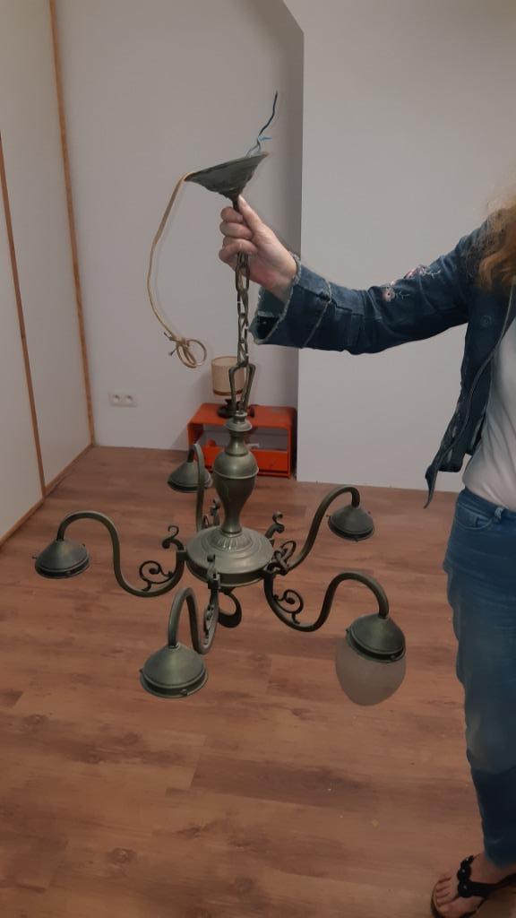 Oude metalen kroonluchter (in KOPER) + 5 glazen bollen, Ophalen