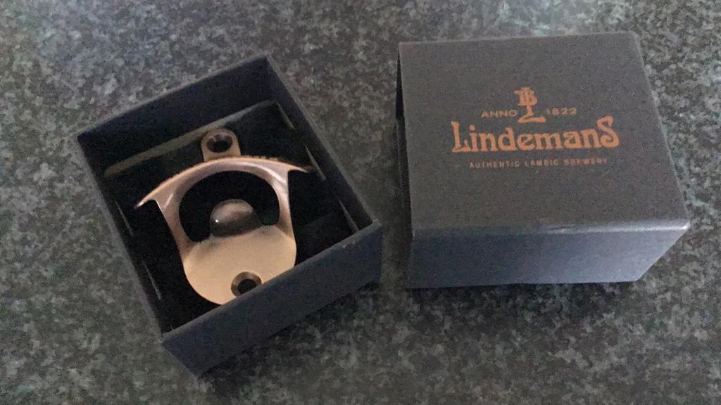 Lindemans aftrekker muurbevestiging, Verzamelen, Biermerken, Ophalen of Verzenden