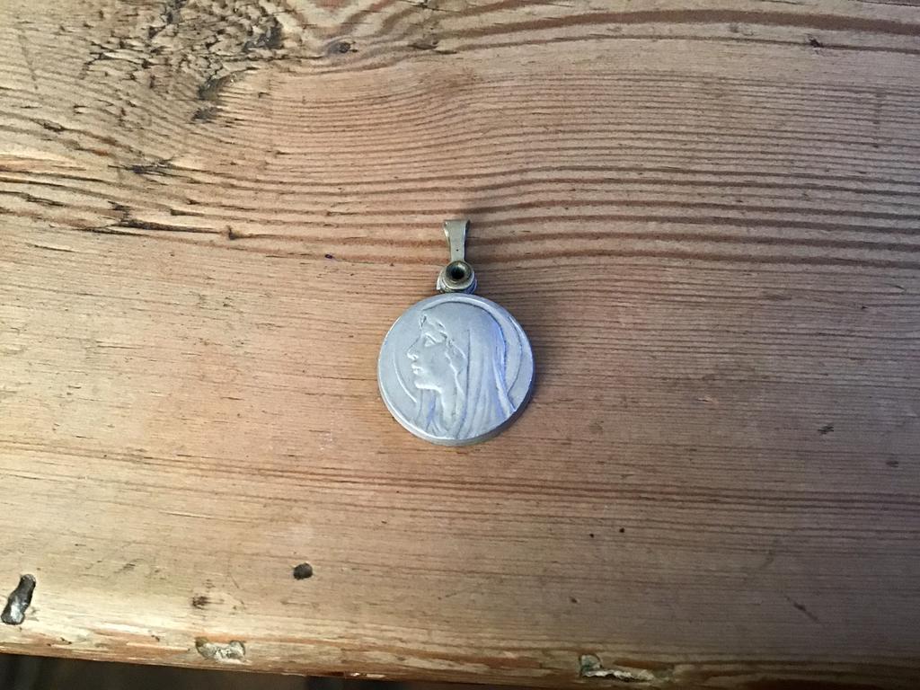 Scapulier medaille Moeder Maria, Ophalen of Verzenden, Zo goed als nieuw