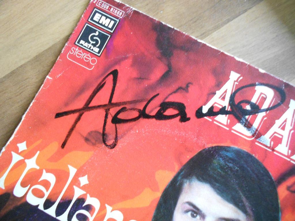 Pochette vinyle 45 tours dédicacée par ADAMO, Enlèvement ou Envoi, Utilisé, Autres types, Signé
