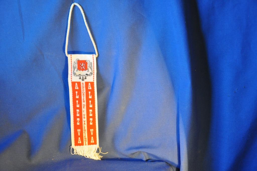 §  badge ecusson football  US Valenciennes (1), Enlèvement ou Envoi, Utilisé, Autres types