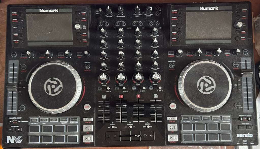 Je cherche un contrôleur DJ, Numark, NV II pour pièces, Enlèvement, Utilisé