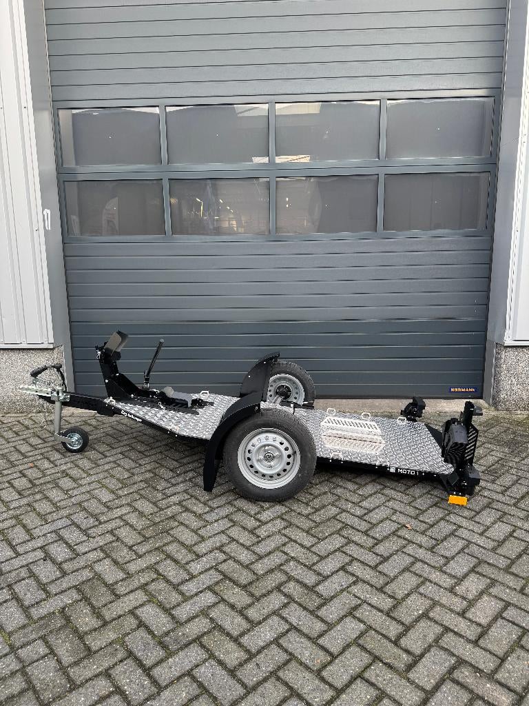 Motortrailer verlaagbaar/afzinkbaar -1 motor– Reserveer snel, Ophalen of Verzenden