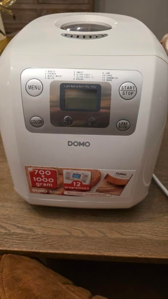 Broodmachine DOMO, Ophalen