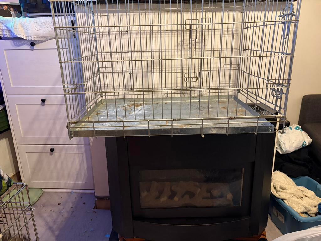 Stevige metalen hondenkennel / bench 55x75cm, Dieren en Toebehoren, Hondenhokken, Ophalen, Zo goed als nieuw