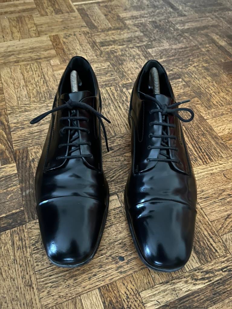 Derby Tod’s, Enlèvement ou Envoi, Comme neuf, Noir