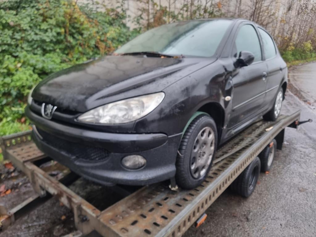 Peugeot 206 1.4i à vendre en pièces, Autos : Pièces & Accessoires, Enlèvement ou Envoi, Peugeot