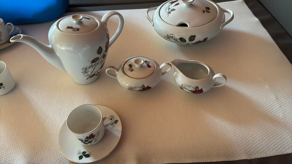 Antiek vintage servies rode roos 45 stuks, Antiek en Kunst, Ophalen