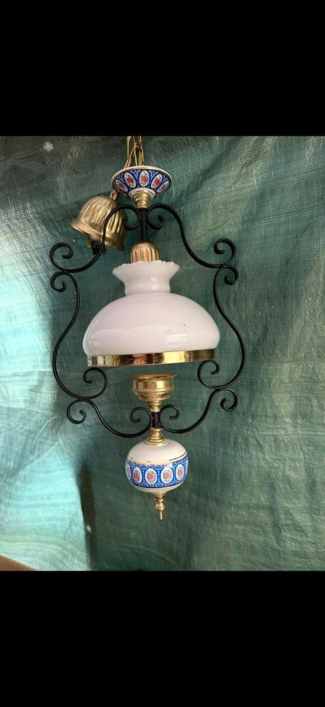 Lustre vintage en laiton & fer forgé – Verre opalin, Enlèvement