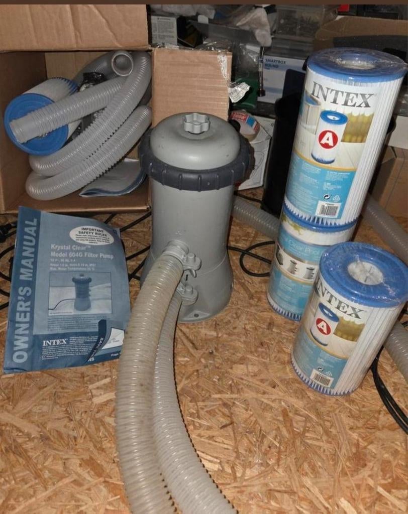 INTEX filterpomp type 604G met 4 nieuwe filters en darmen, Enlèvement ou Envoi, Comme neuf