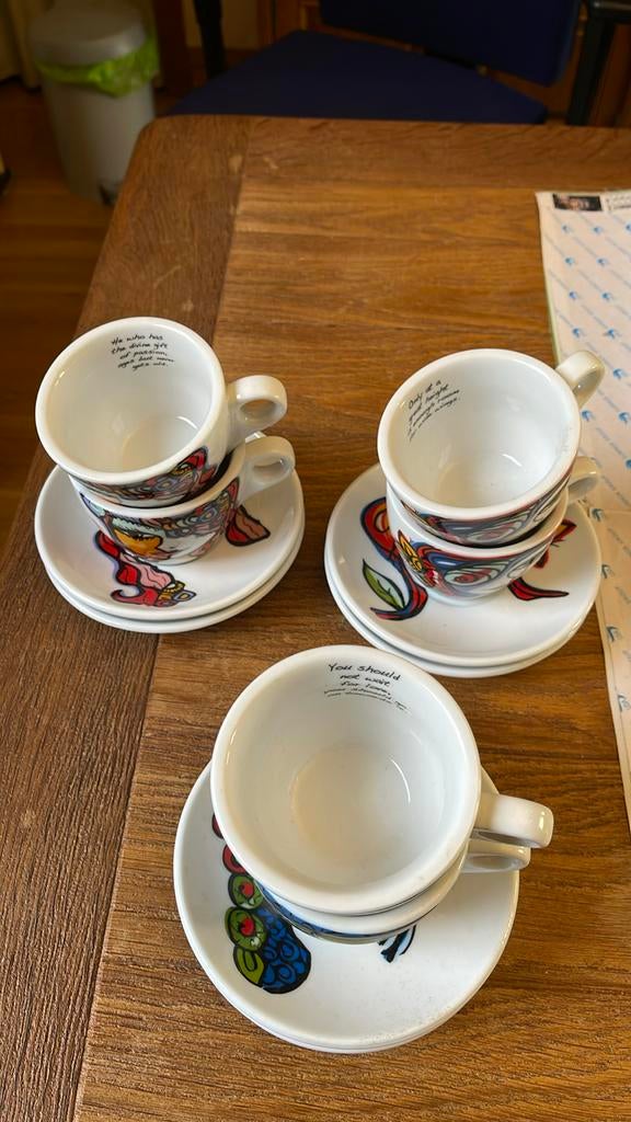 Kopjes en schoteltjes . Josien Broeren., Enlèvement, Comme neuf