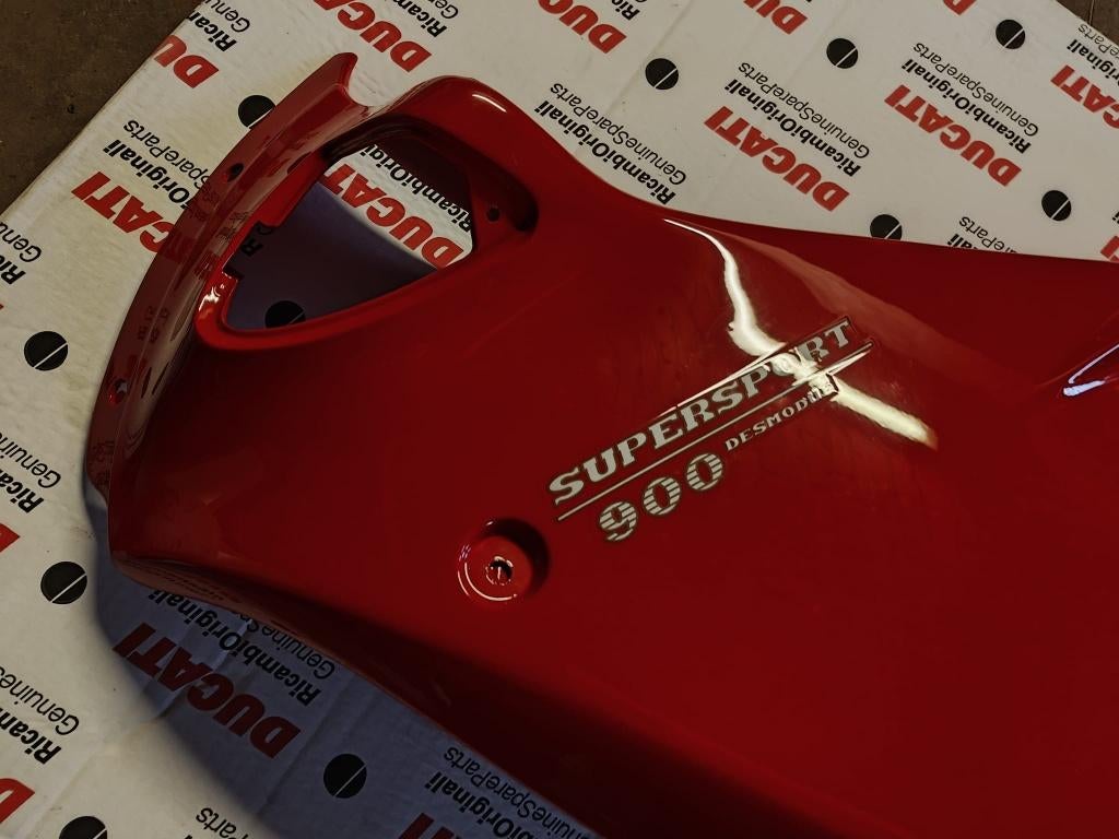DUCATI 900SS 1997 KUIP LINKS ROOD NIEUW, Motoren, Ophalen, DUCATI, Nieuw, Jackierogier@outlook.be