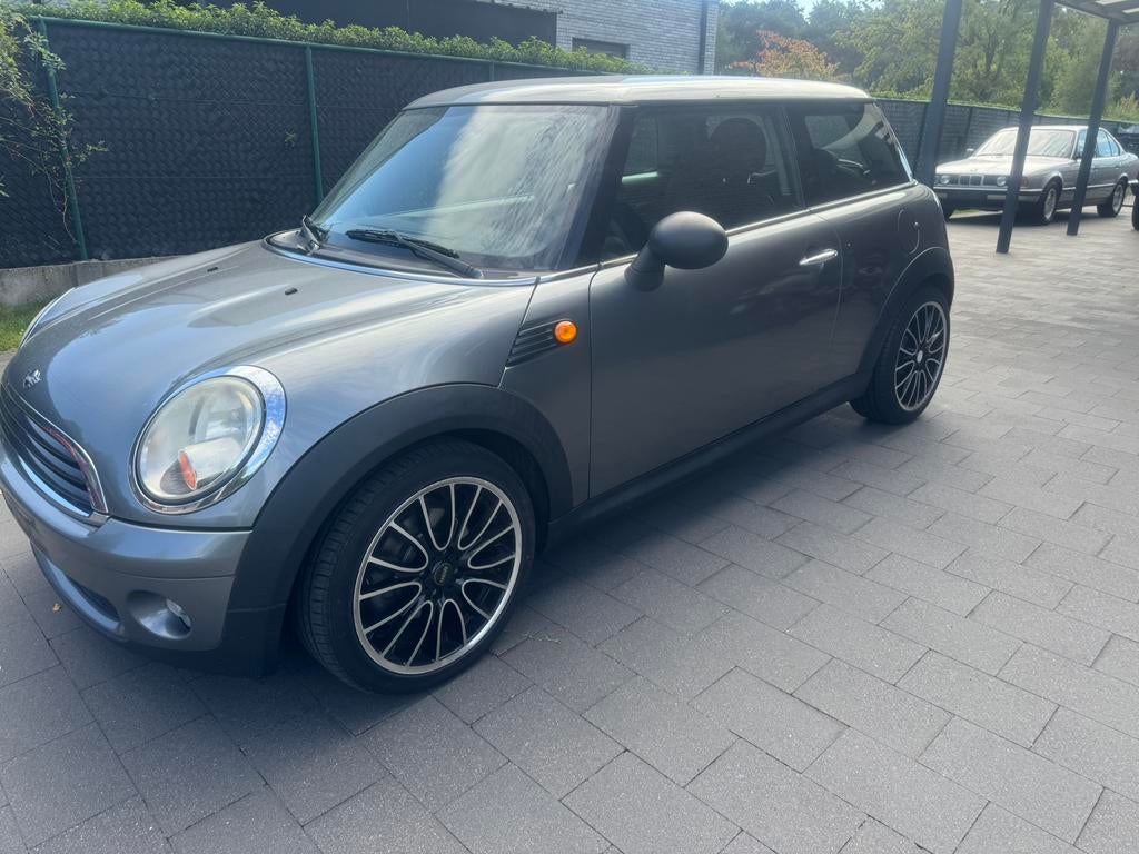 Mini One 1.4 benzine bj 2009 km 171.900 perfect staat, Auto's, Voorwielaandrijving, Stof, https://public.car-pass.be/vhr/e0f97bd5-1842-403f-ba34-3c8c8655ba4e