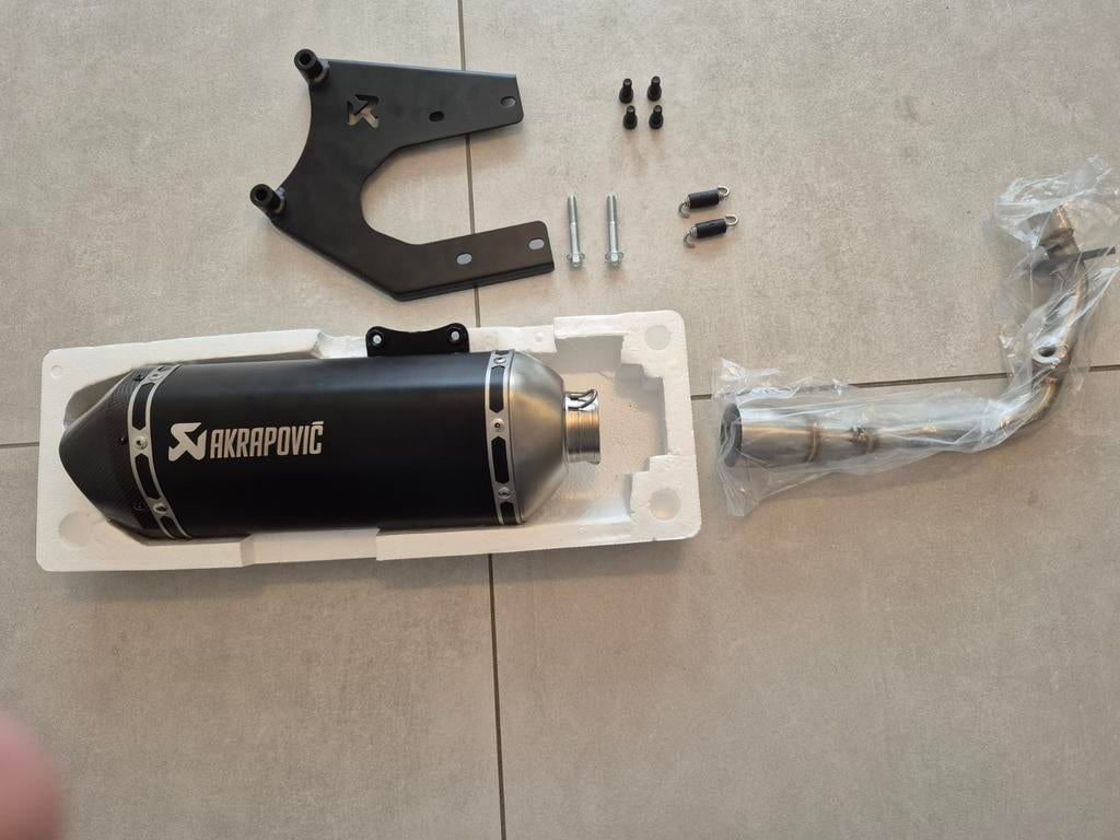 Vespa sprint / primavera akrapovic uitlaat piaggo zip, Fietsen en Brommers, Ophalen of Verzenden, Nieuw, Akrapovic