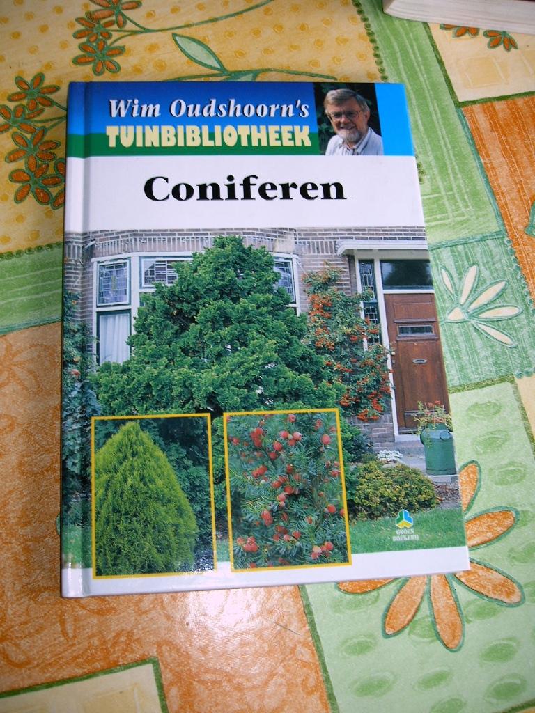 Coniferen - Wim Oudshoorn, Boeken, Wonen en Tuinieren, Zo goed als nieuw, Tuinieren en Tuinplanten, Ophalen of Verzenden