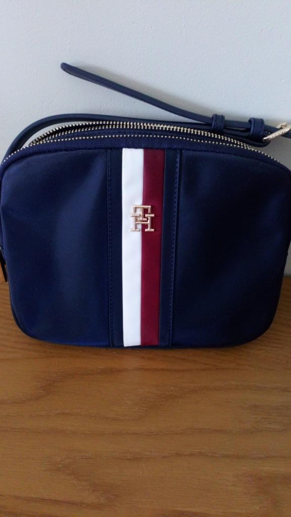 Sac Tommy Hilfiger, Bijoux, Sacs & Beauté, Sacs | Sacs Femme, Enlèvement, Comme neuf, Bleu, Sac à bandoulière