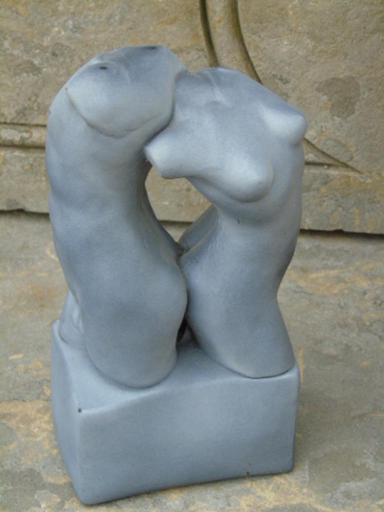 un buste femme et homme nue en pierre patinée ., Jardin & Terrasse, Enlèvement, Neuf