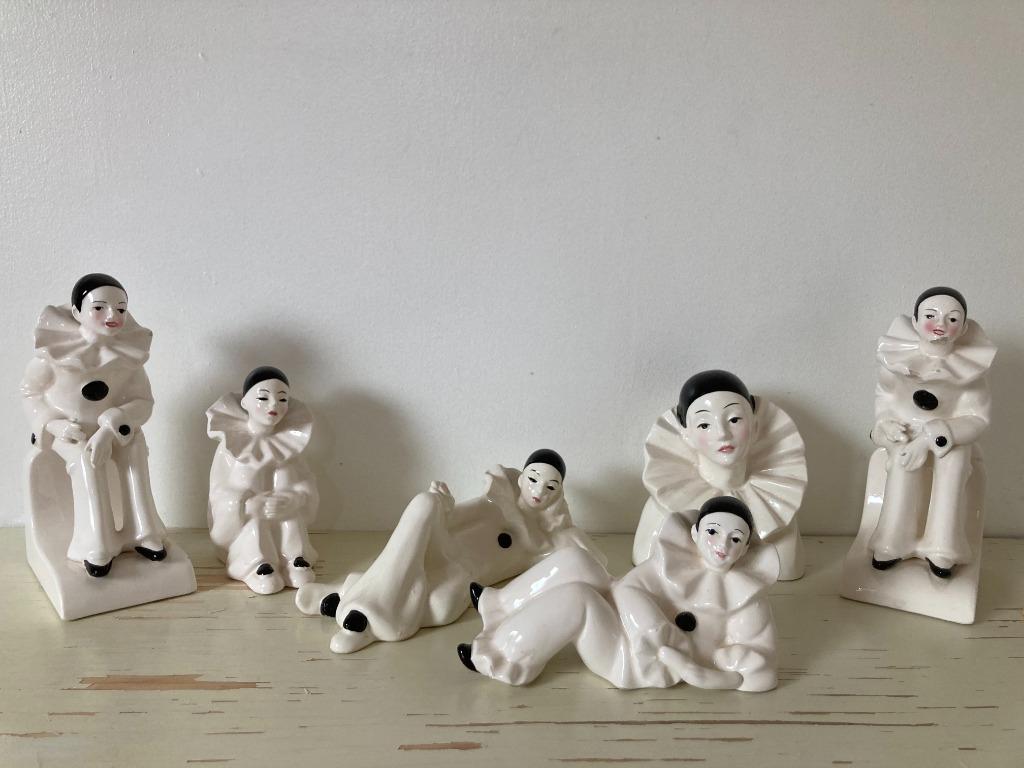 Six figurines de pierrot, clown blanc triste avec pierot en, Enlèvement ou Envoi, Comme neuf, Autres types