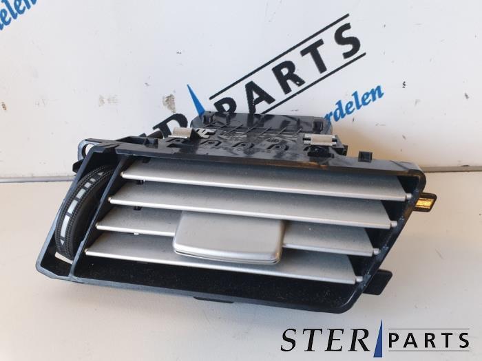 Grille aération tableau de bord d'un Mercedes E-Klasse, 3 mois de garantie, Utilisé, -, -