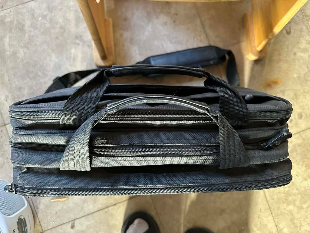 Laptoptas, Ophalen