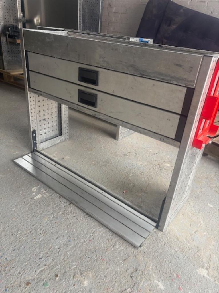 Aluca Kast (2441) L101 B32 H75 €275, Ophalen, Zo goed als nieuw