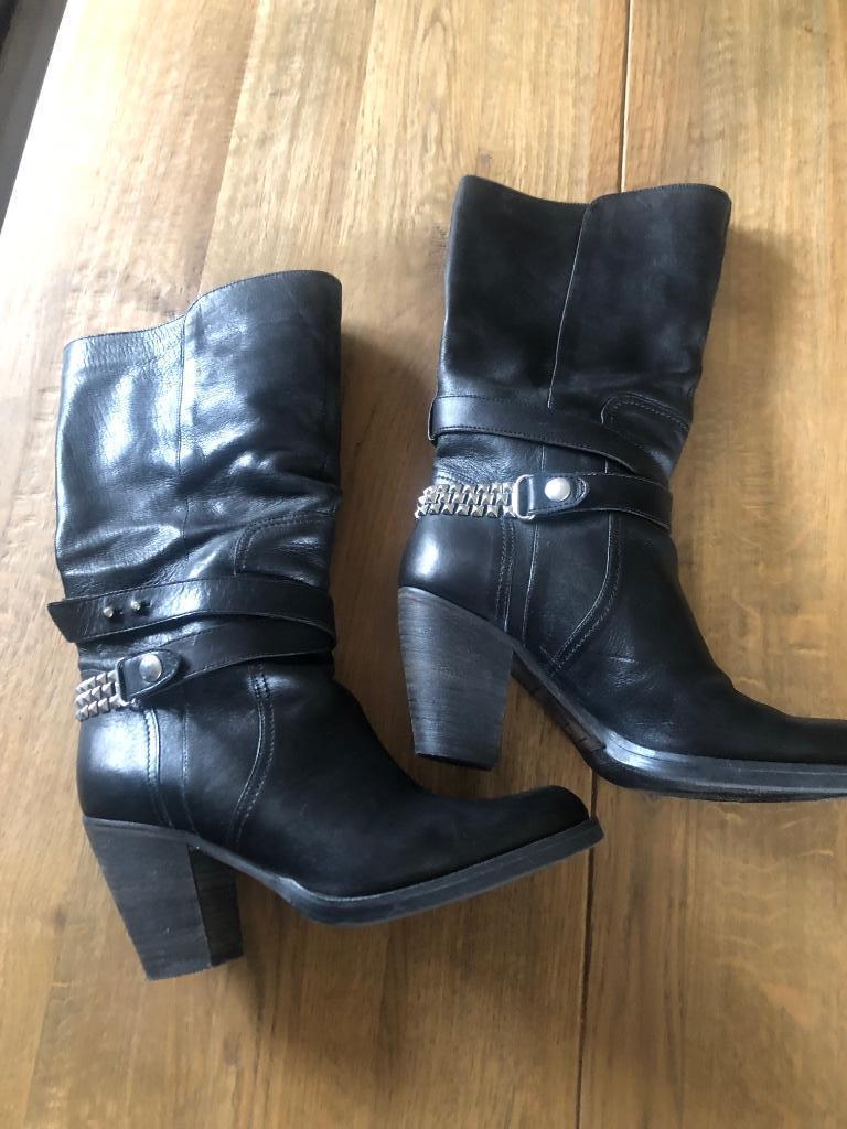 Zwarte lederen dameslaarzen maat 37, Kleding | Dames, Schoenen, Zwart, Ophalen of Verzenden, Zo goed als nieuw, Schoenen met hoge hakken