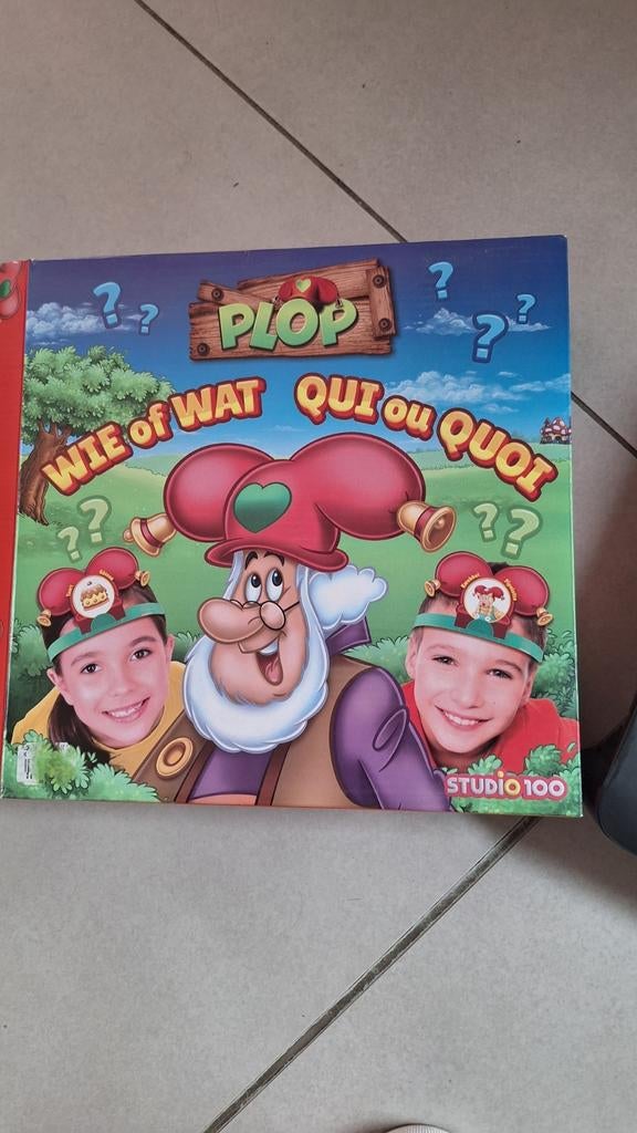 Plop Spel Wie of Wat, Hobby en Vrije tijd, Drie of vier spelers, Ophalen of Verzenden, Zo goed als nieuw, Studio 100