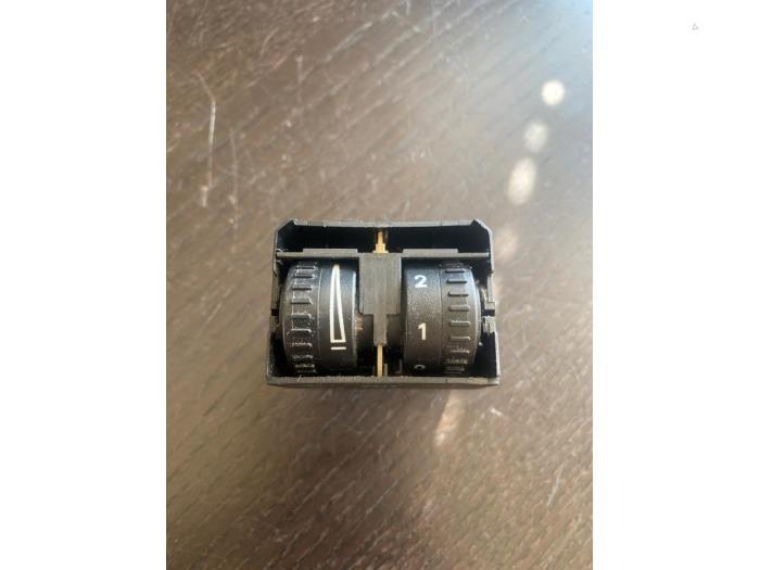 Commutateur phare hauteur réglable d'un Volkswagen Caddy, Autos : Pièces & Accessoires, Enlèvement ou Envoi, 3 mois de garantie