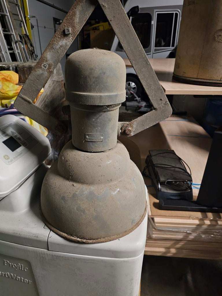 Oude Industriële hanglamp, Ophalen