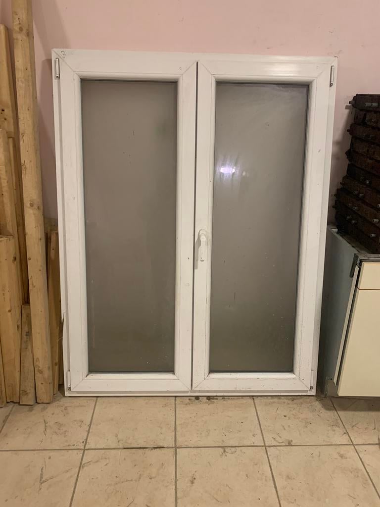 Pvc  raam met mat glas, Ophalen, Gebruikt