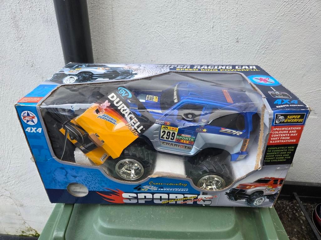 Nouvelle voiture avec télécommande, Enfants & Bébés, Enlèvement, Télécommande