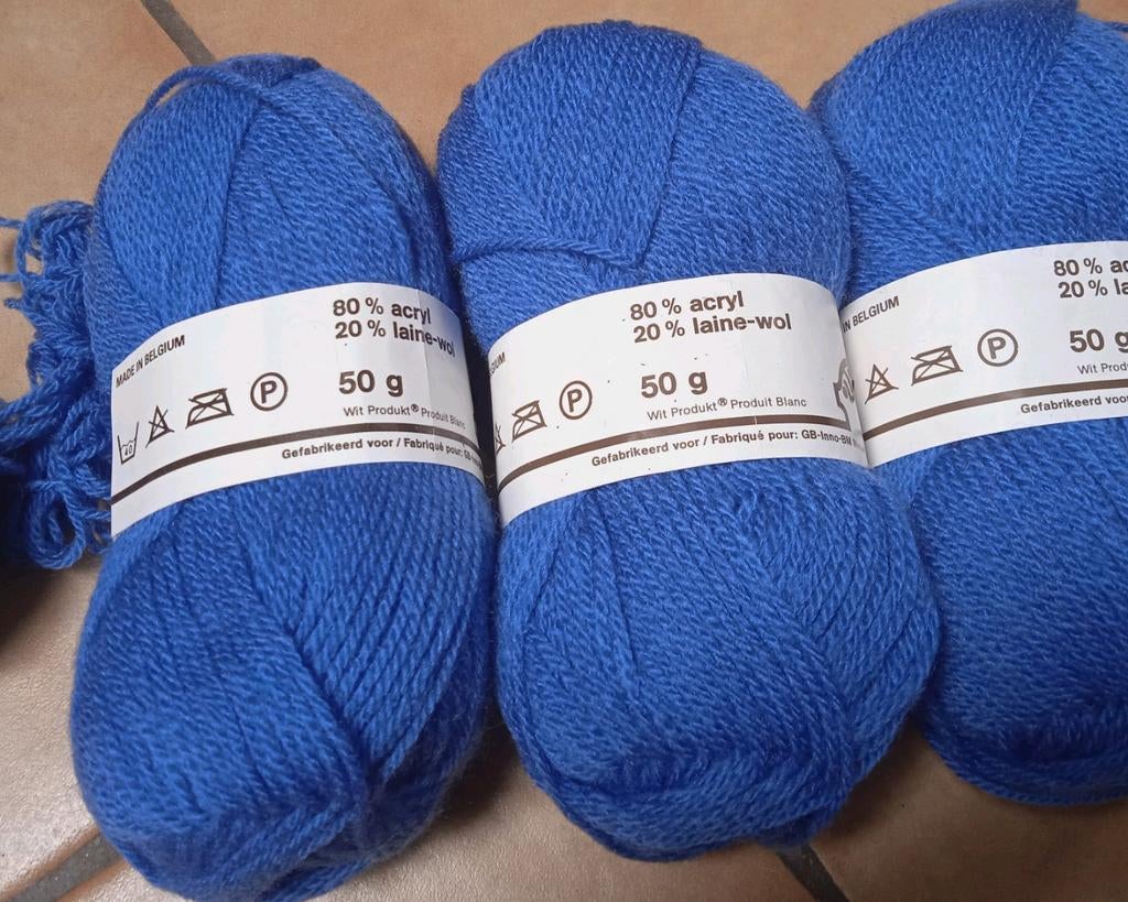3 pelotes de laine à tricoter, bleues, 1 euro chacune, Enlèvement ou Envoi, Comme neuf