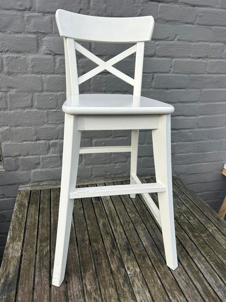 Ikea kinderstoel in massief hout, Ophalen, Zo goed als nieuw