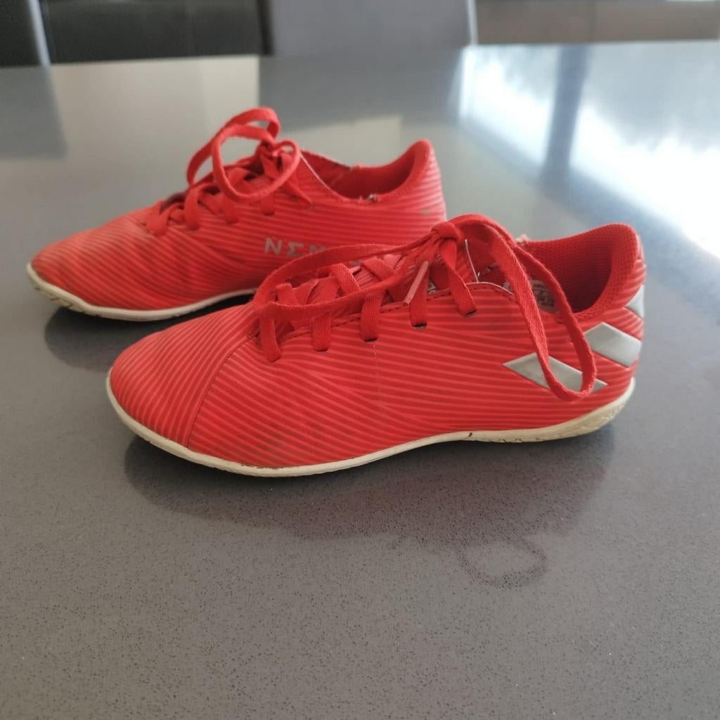 Voetbalschoenen
Merk: Adidas
Maat 33, Sport en Fitness, Voetbal, Ophalen of Verzenden, Gebruikt